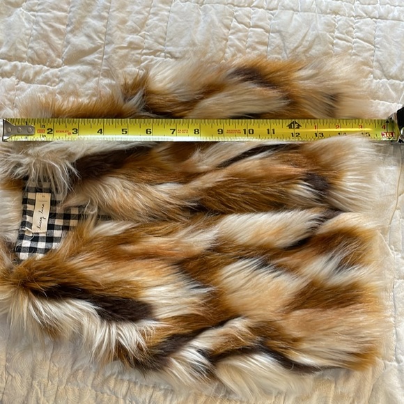 Lacey Lane Toddler's Faux Fur Vest. Super Cute. Very Good Condition. Size 2. - Picture 14 of 15